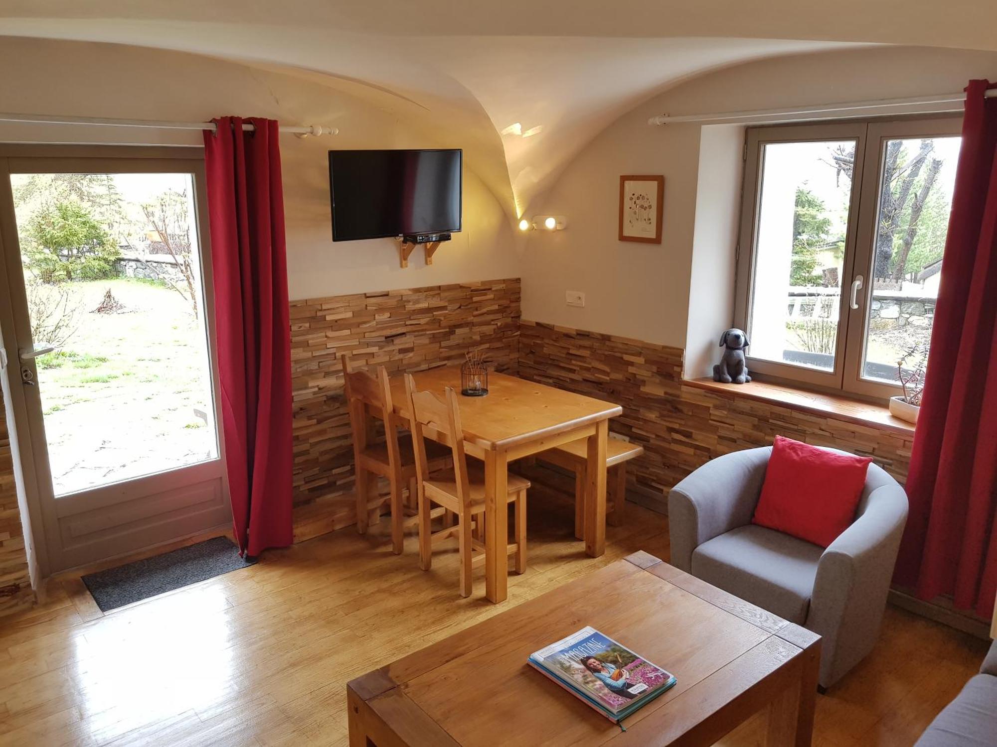 La Girandole Chambre D'Hotes Et Location D'Appartement Arvieux Eksteriør billede